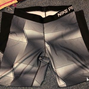 Nike pro leggings dri fit